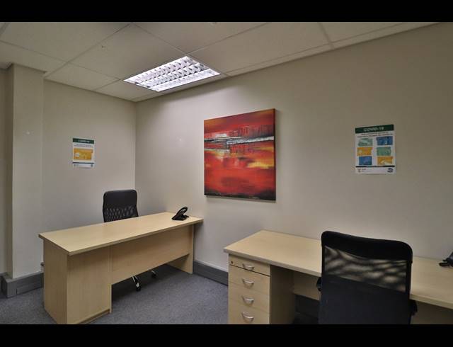 23M² SERVICED OFFICE TO LET IN FOURWAYS